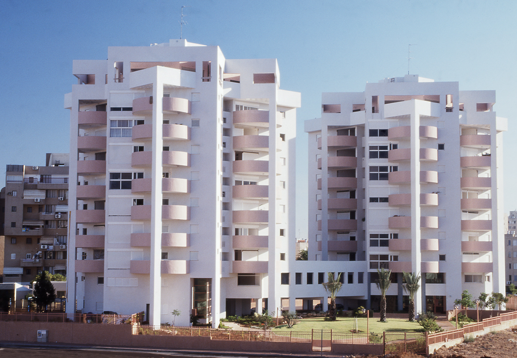 Kochav_HaYam_Housing_Complex,_Netanya